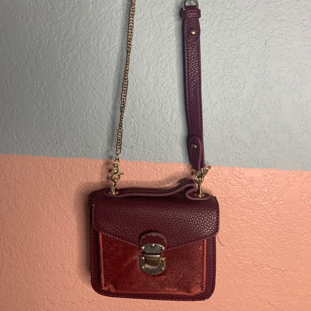 STREET LEVEL VELVET GOLD CHAIN CROSS BODY BAG